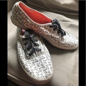 Women’s sneakers